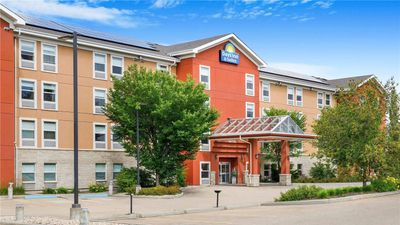 Days Inn & Suites Sherwood Park