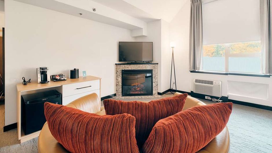Aava Whistler Hotel Suite