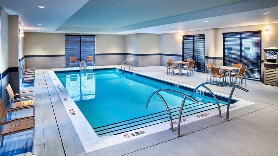 Hampton Inn by Hilton Sarnia/PointEdward Pool