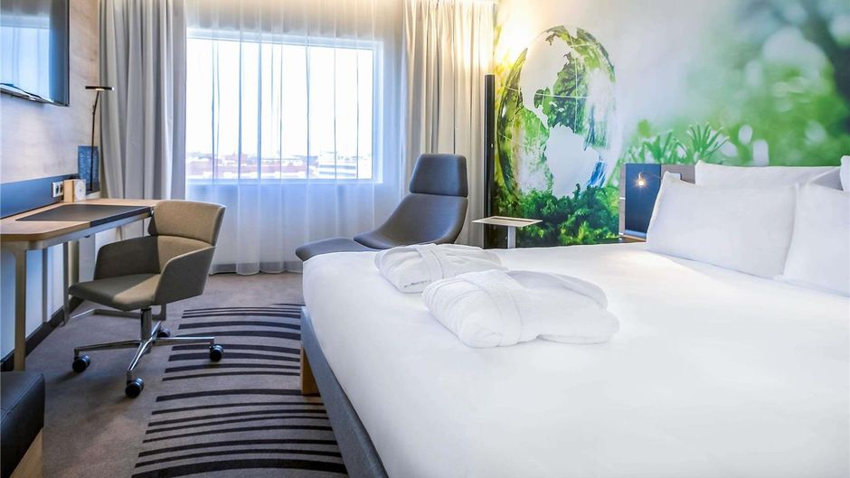 Novotel Wroclaw Centrum Exterior
