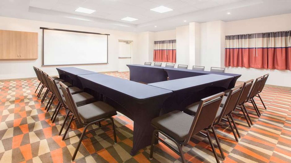 Microtel Inn & Suites Cuauhtemoc Meeting