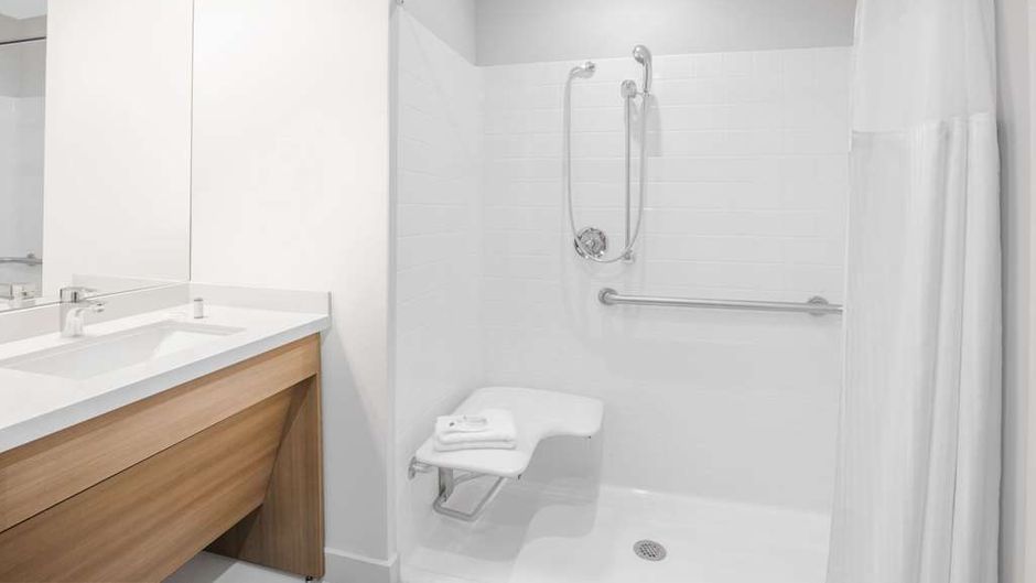 Microtel Inn & Suites Cuauhtemoc Room