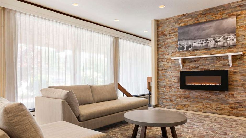 Travelodge Sydney, Nova Scotia Lobby