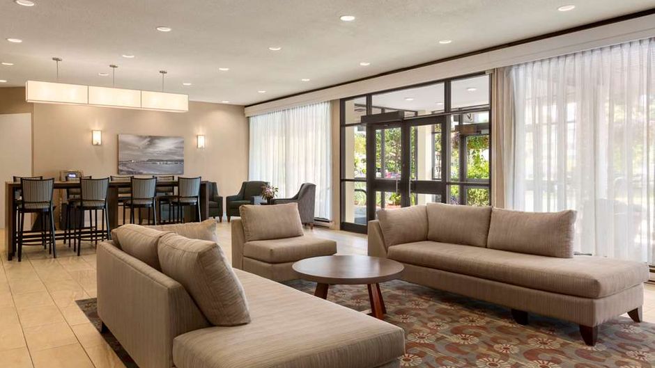 Travelodge Sydney, Nova Scotia Lobby