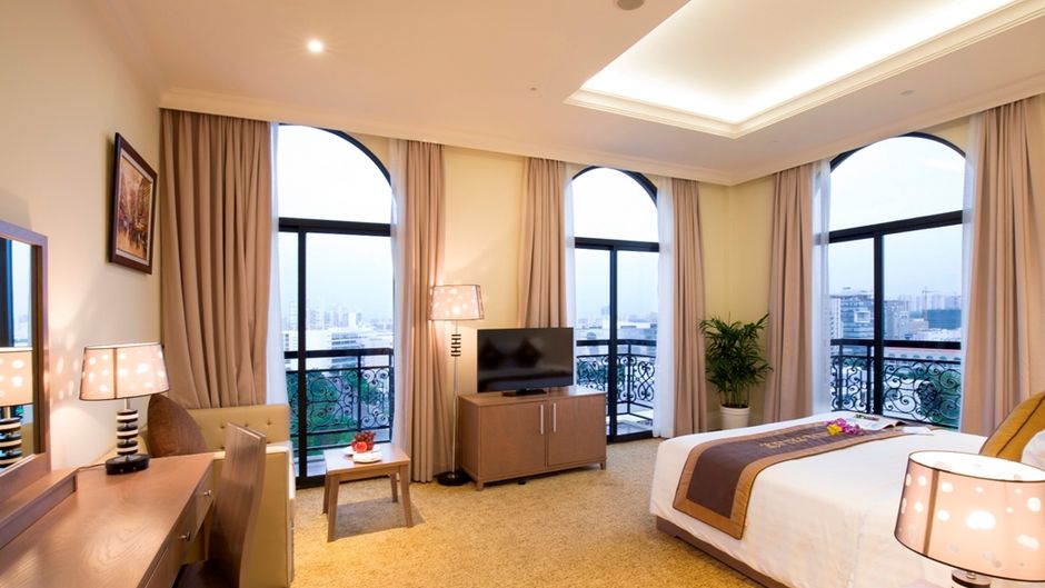 Crystal Palace Hotel Room