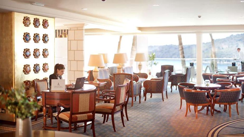 Grand Villa Argentina Lobby