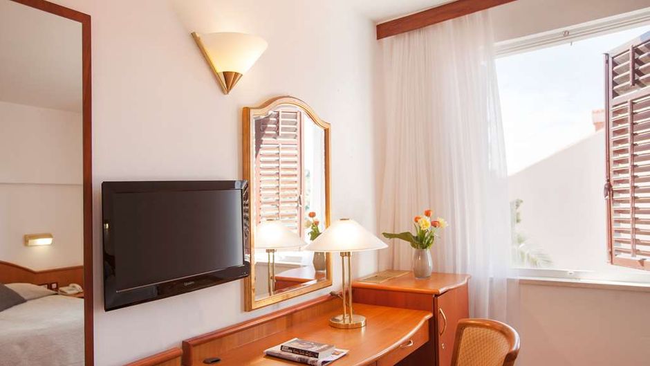 Odisej Hotel Room