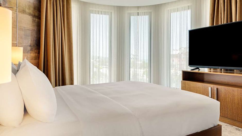 DoubleTree by Hilton Hotel Van Other
