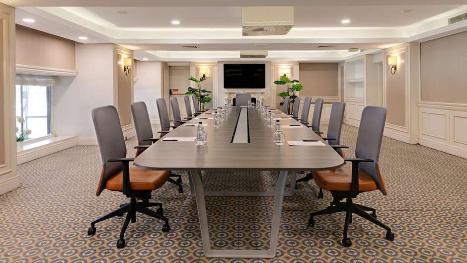 DoubleTree by Hilton Hotel Van Meeting
