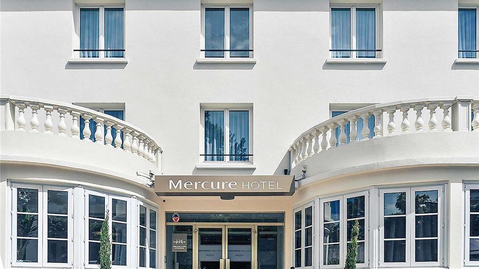 Mercure Paris Saint Cloud Hippodrome Exterior