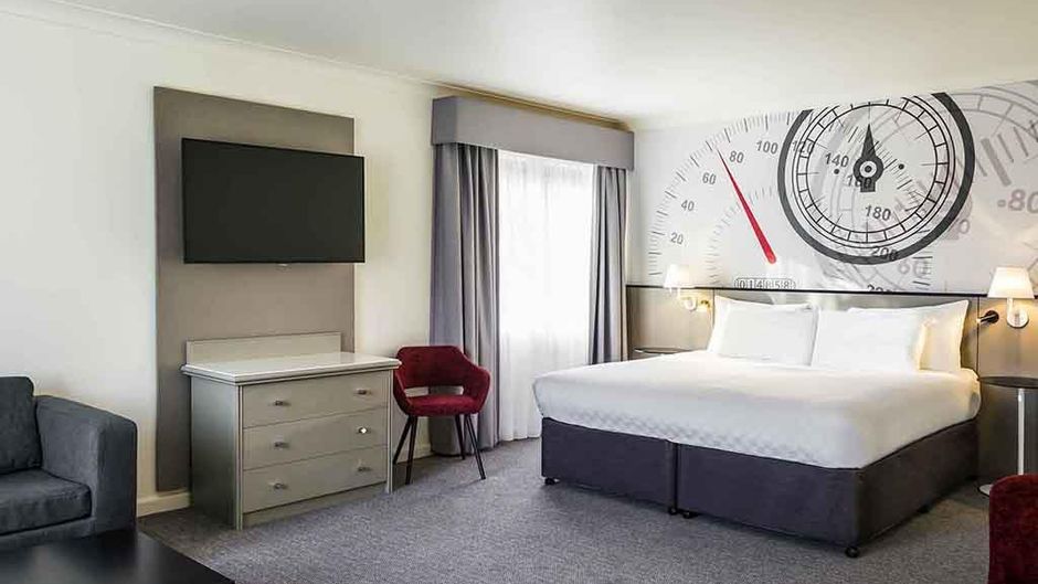 Mercure Dartford Brands Hatch Hotel Room