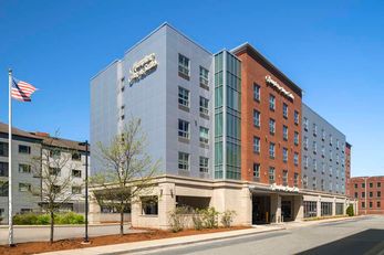 Hampton Inn & Suites Worcester