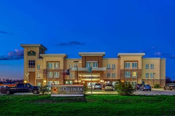 La Quinta Inn & Suites Luling