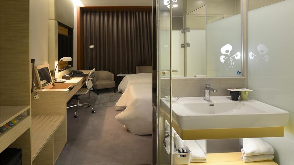 Golden Tulip Glory Fine Hotel Room