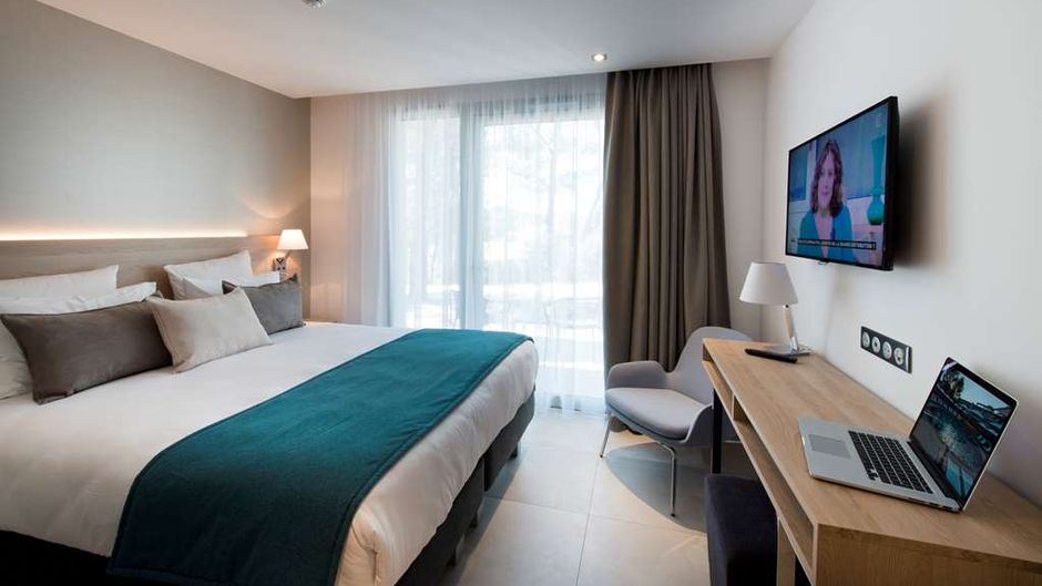 Golden Tulip Sophia Antipolis Hotel Room