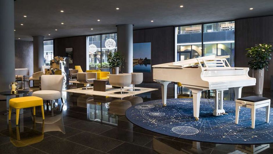 Maritim Hotel Plaza Tirana Lobby
