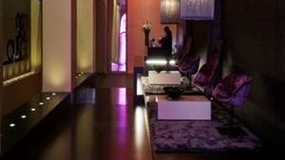 Room Mate Carla Lobby