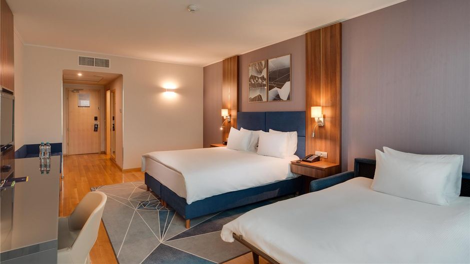 DoubleTree by Hilton Cluj-City Plaza Room