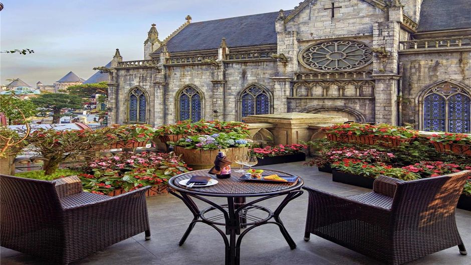 Mercure DaNang French Village Bana Hills Exterior