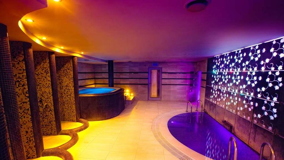 LH Hotel & Spa Pool