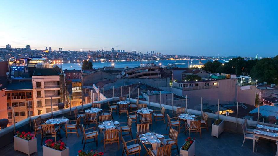 DoubleTree by Hilton Istanbul - Sirkeci Exterior