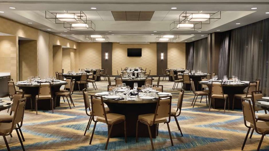 Hilton Garden Inn Calgary Downtown Meeting