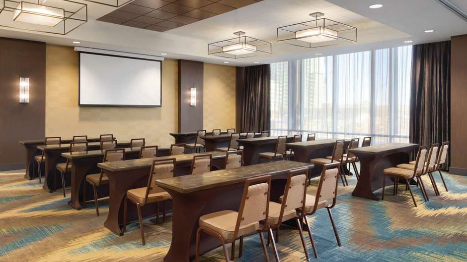 Hilton Garden Inn Calgary Downtown Meeting