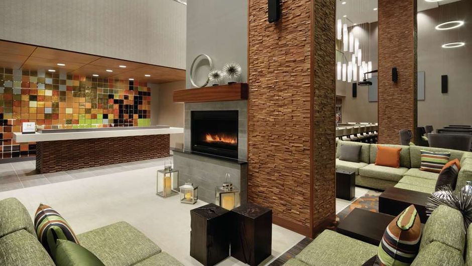 Hilton Garden Inn Calgary Downtown Lobby