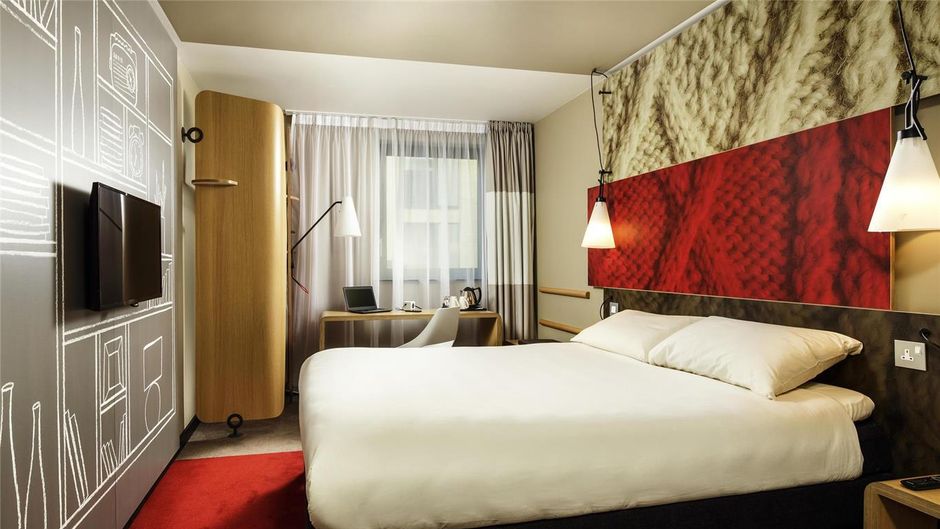 Ibis Cambridge Central Station Room
