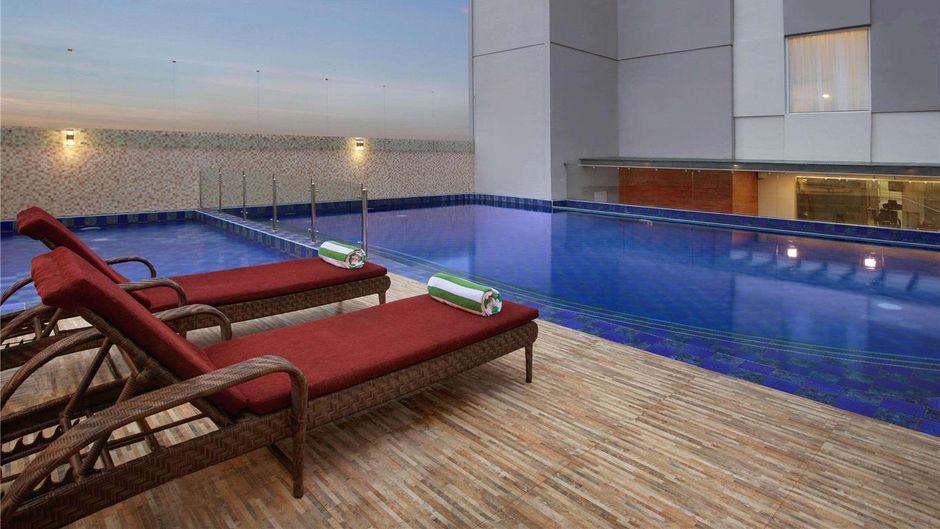 Ibis Styles Makassar Sam Ratulangi Pool