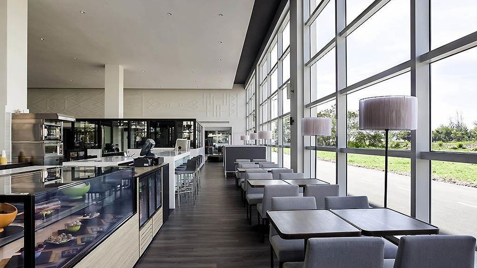 Pullman Miri Waterfront Restaurant