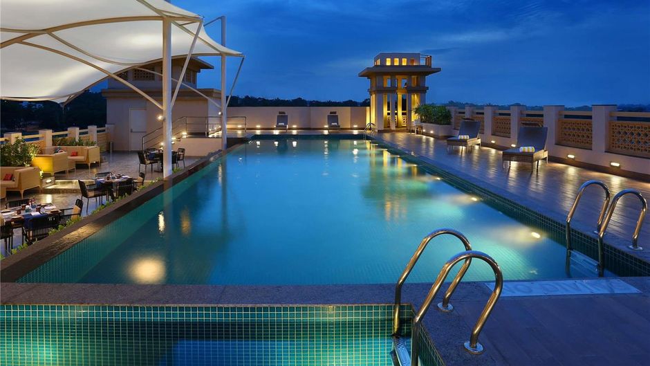 Grand Mercure Mysore Pool