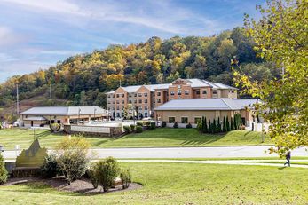 BW Plus Franciscan Square Inn & Suites