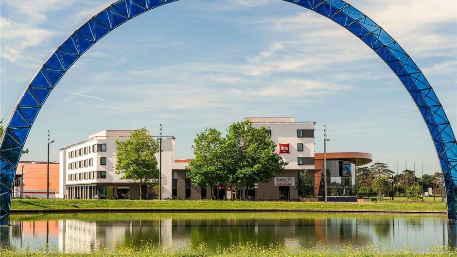 Ibis Saint Quentin en Yvelines Velodrome Exterior