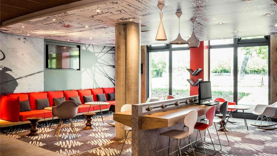 Ibis Saint Quentin en Yvelines Velodrome Exterior