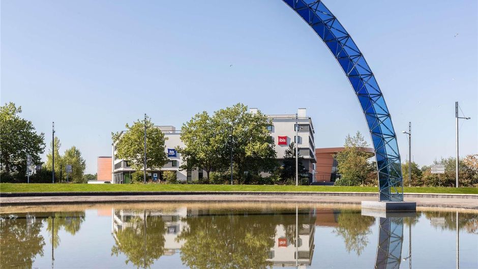 Ibis Saint Quentin en Yvelines Velodrome Exterior