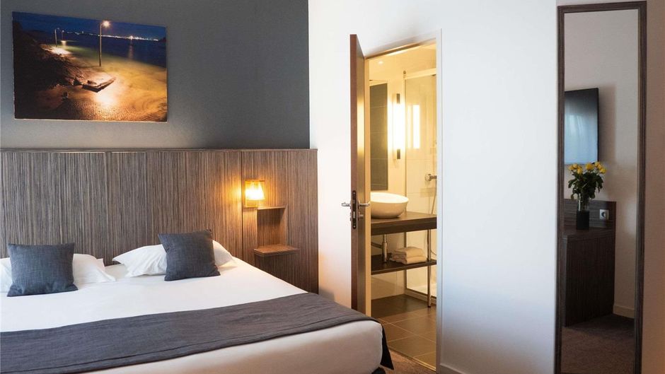 Mercure St Malo Balmoral Hotel Room