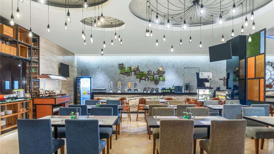 Mercure Jakarta Cikini Restaurant