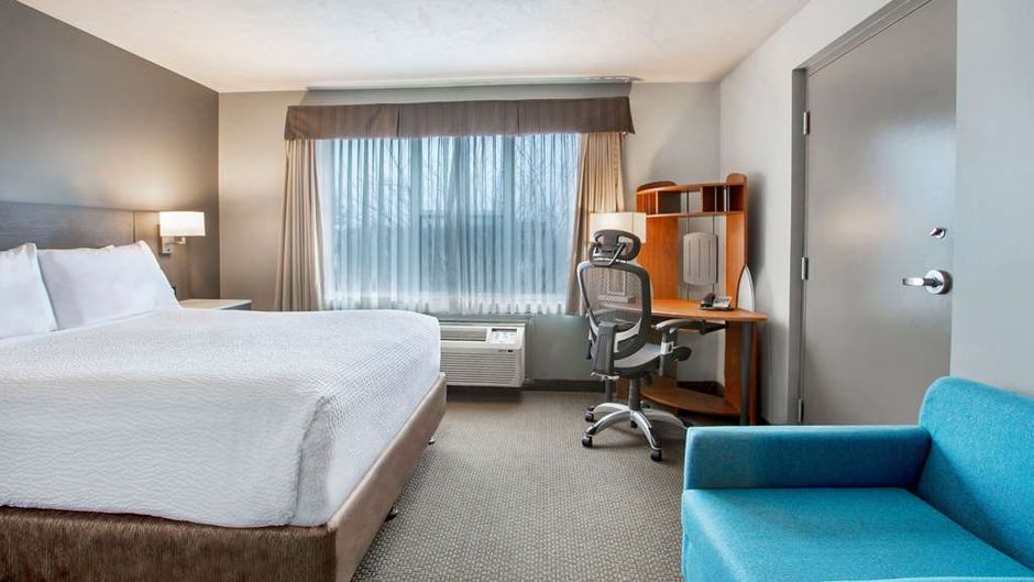 Days Inn & Suites Moncton Room