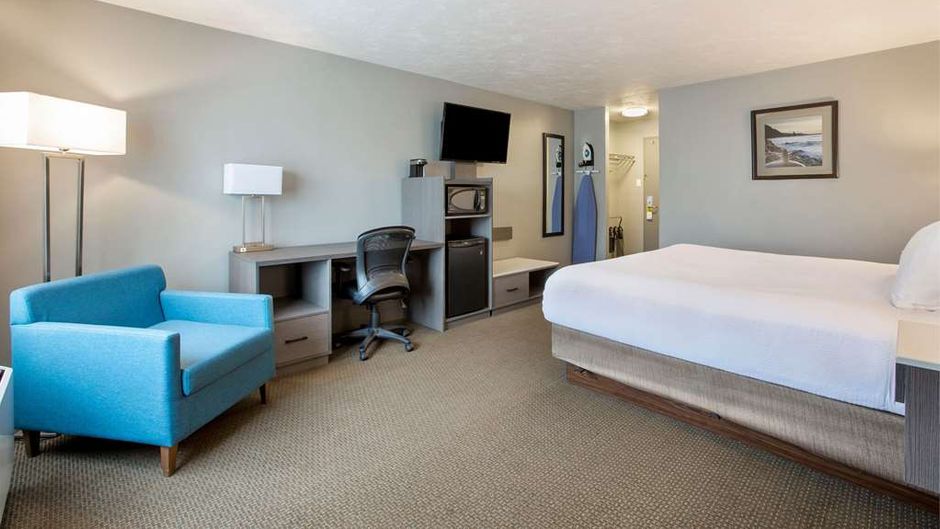 Days Inn & Suites Moncton Room