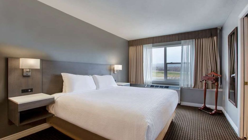 Days Inn & Suites Moncton Room