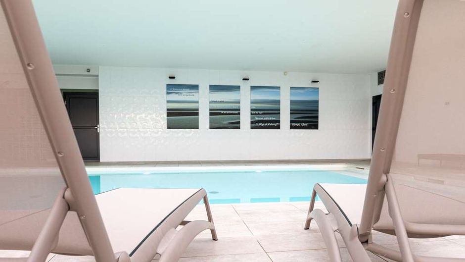 Kyriad Prestige Residence Cabourg Pool