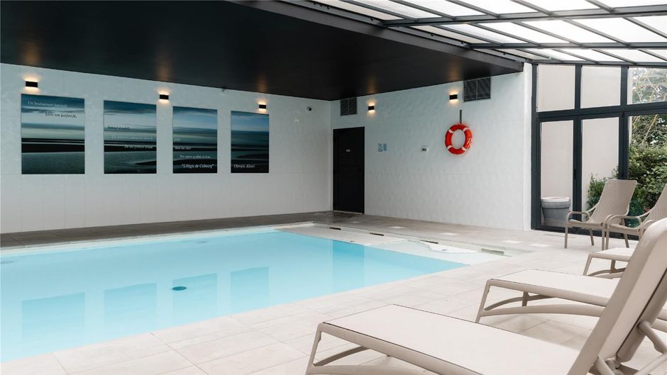 Kyriad Prestige Residence Cabourg Pool