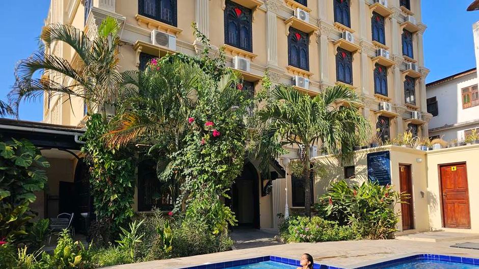 Golden Tulip Stonetown Boutique Hotel Pool