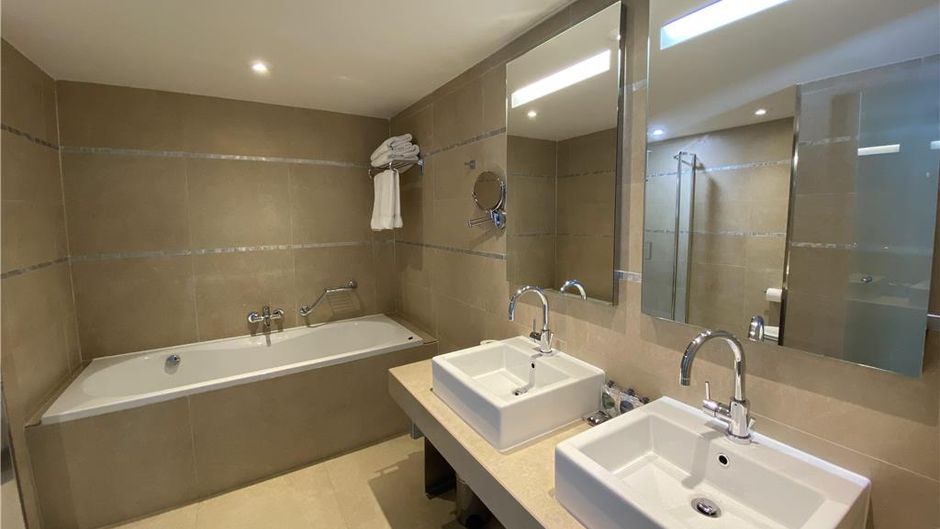 The Absolute Hotel Suite