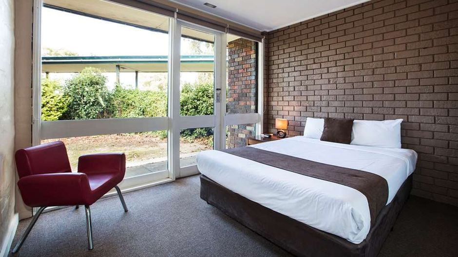 Burvale Hotel Room