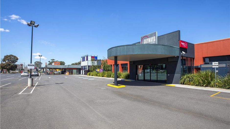 Skyways Hotel Exterior