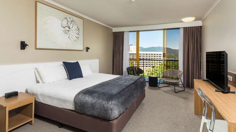 Pacific Hotel Cairns Room