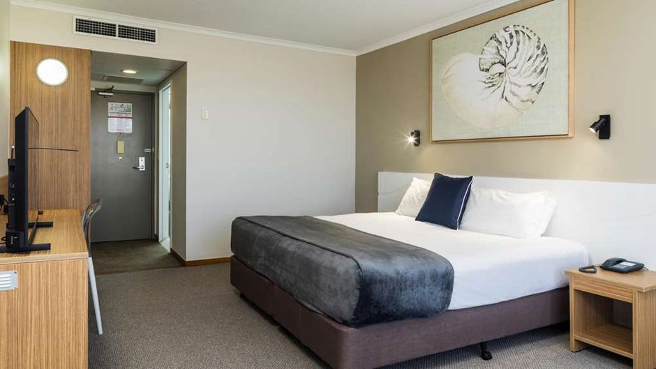 Pacific Hotel Cairns Room