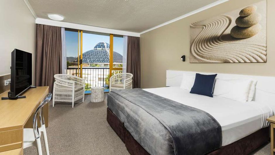 Pacific Hotel Cairns Room
